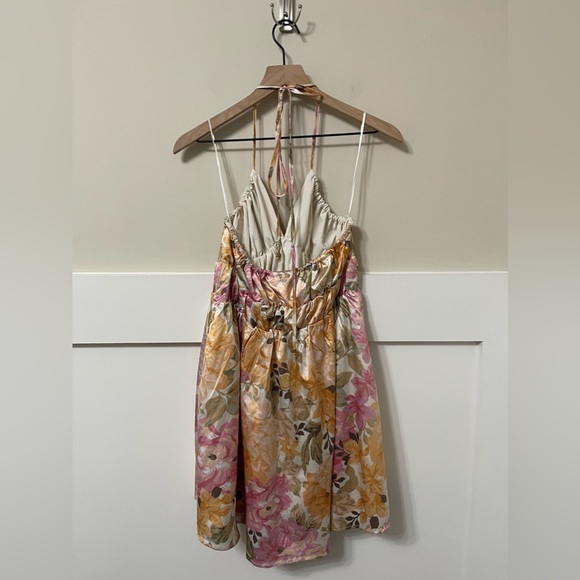 NWT Showpo Aeolus Elegant Rose Floral Halter Flare Multi Color Mini Dress Size 8 - Picture 5 of 7
